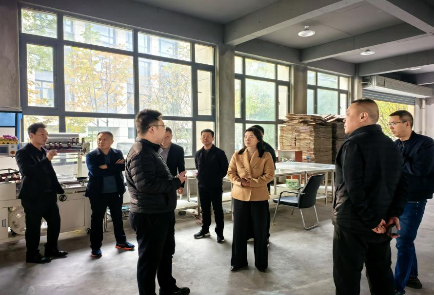 叶县工商联组织民营企业家赴郑州、洛阳交流学习助力民营企业高质量发展